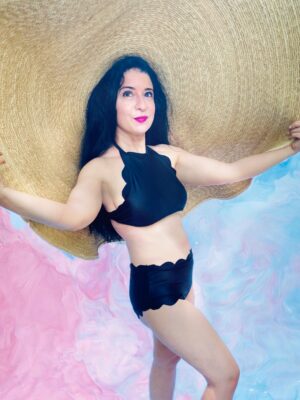 Really Big Straw Hat Niftylane