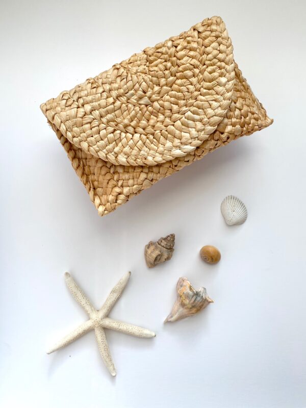 Sally Sells What Straw Clutch